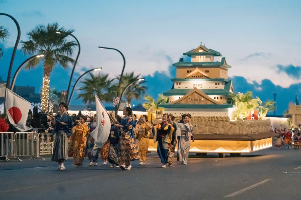 مهرجان قمم الدولي للفنون الأدائية الجبلية الثالث يختتم فعالياته بمسيرةٍ كرنفاليةٍ وحفلٍ غنائي